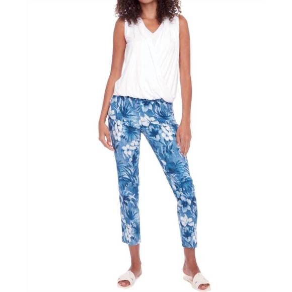 NEW UP! back-slit techno ankle pant in ohana print - Picture 1 of 2